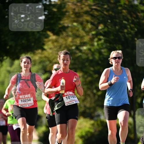 08.06.2024 - REWE Women's Run Dr. Thomas Lammeyer http://msf.ph/oto/6242927 09.06.2024 09:16:40 Laufen 10258, 10103 meine-sportfotos.de