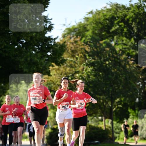 08.06.2024 - REWE Women's Run Dr. Thomas Lammeyer http://msf.ph/oto/6243030 09.06.2024 09:16:59 Laufen 10711, 70716, 105, 12483, 1074 meine-sportfotos.de