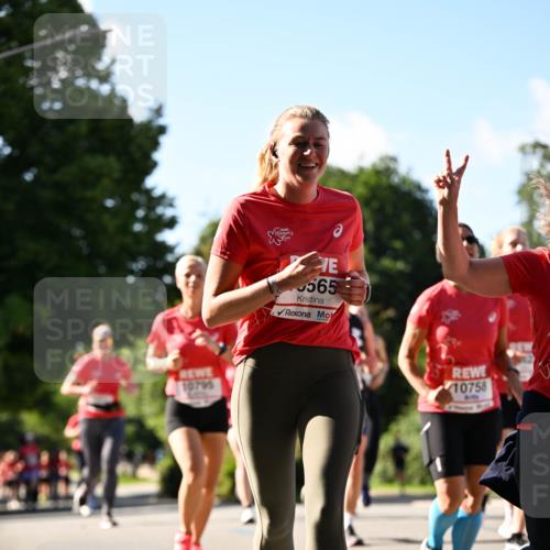 08.06.2024 - REWE Women's Run Dr. Thomas Lammeyer http://msf.ph/oto/6243157 09.06.2024 09:17:23 Laufen 10795, 565, 10758 meine-sportfotos.de