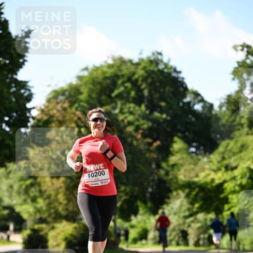 08.06.2024 - REWE Women's Run Dr. Thomas Lammeyer http://msf.ph/oto/6243270 09.06.2024 09:17:44 Laufen 10200 meine-sportfotos.de