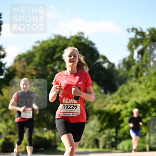 08.06.2024 - REWE Women's Run Dr. Thomas Lammeyer http://msf.ph/oto/6243493 09.06.2024 09:18:23 Laufen 10226 meine-sportfotos.de