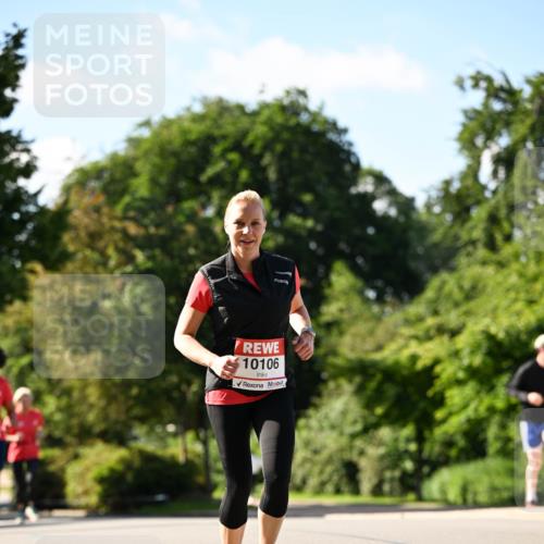 08.06.2024 - REWE Women's Run Dr. Thomas Lammeyer http://msf.ph/oto/6243498 09.06.2024 09:18:24 Laufen 10106 meine-sportfotos.de
