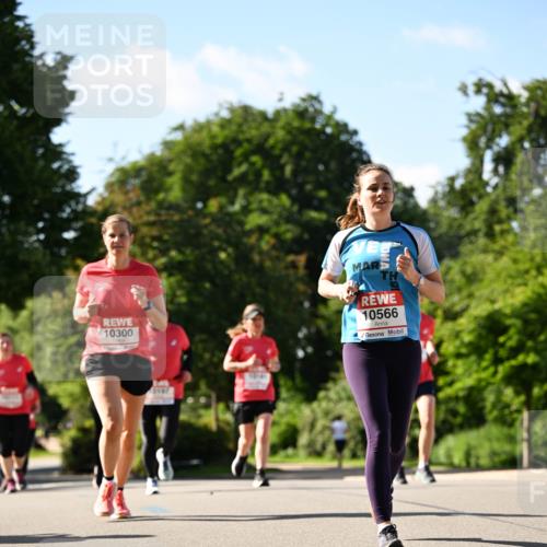 08.06.2024 - REWE Women's Run Dr. Thomas Lammeyer http://msf.ph/oto/6243816 09.06.2024 09:19:23 Laufen 10300, 0197, 10566 meine-sportfotos.de