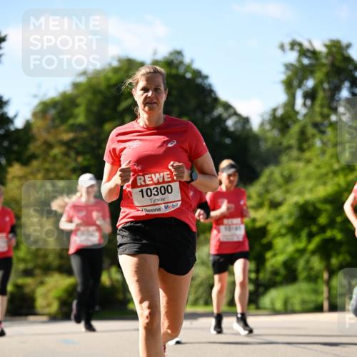 08.06.2024 - REWE Women's Run Dr. Thomas Lammeyer http://msf.ph/oto/6243827 09.06.2024 09:19:25 Laufen 10300, 78141 meine-sportfotos.de