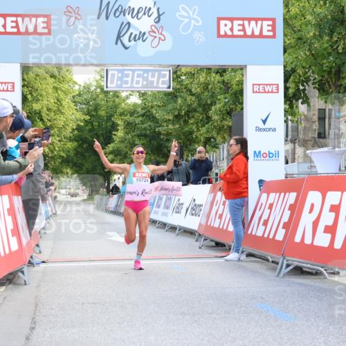 08.06.2024 - REWE Women's Run Strokosch-Dieckow http://msf.ph/oto/6244090 09.06.2024 09:37:11 Ziel 10724 meine-sportfotos.de
