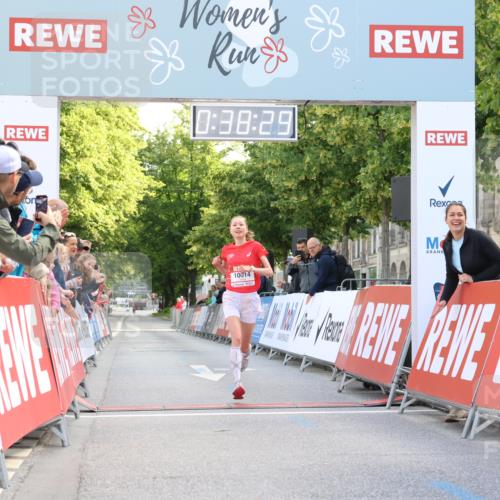 08.06.2024 - REWE Women's Run Strokosch-Dieckow http://msf.ph/oto/6244137 09.06.2024 09:38:58 Ziel 10014 meine-sportfotos.de