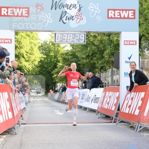 08.06.2024 - REWE Women's Run Strokosch-Dieckow http://msf.ph/oto/6244145 09.06.2024 09:38:59 Ziel 10014 meine-sportfotos.de