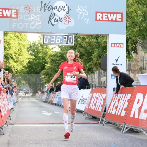 08.06.2024 - REWE Women's Run Strokosch-Dieckow http://msf.ph/oto/6244170 09.06.2024 09:39:00 Ziel 10014 meine-sportfotos.de