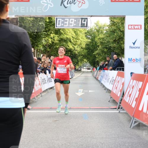 08.06.2024 - REWE Women's Run Strokosch-Dieckow http://msf.ph/oto/6244208 09.06.2024 09:39:43 Ziel 10738 meine-sportfotos.de