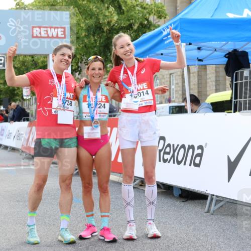 08.06.2024 - REWE Women's Run Strokosch-Dieckow http://msf.ph/oto/6244224 09.06.2024 09:40:12 Ziel  meine-sportfotos.de