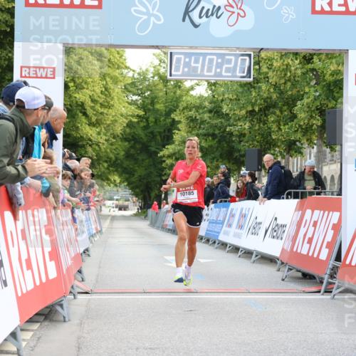 08.06.2024 - REWE Women's Run Strokosch-Dieckow http://msf.ph/oto/6244230 09.06.2024 09:40:49 Ziel 10185 meine-sportfotos.de