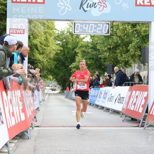 08.06.2024 - REWE Women's Run Strokosch-Dieckow http://msf.ph/oto/6244233 09.06.2024 09:40:49 Ziel 10185 meine-sportfotos.de