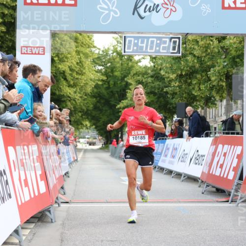 08.06.2024 - REWE Women's Run Strokosch-Dieckow http://msf.ph/oto/6244251 09.06.2024 09:40:50 Ziel 10185 meine-sportfotos.de