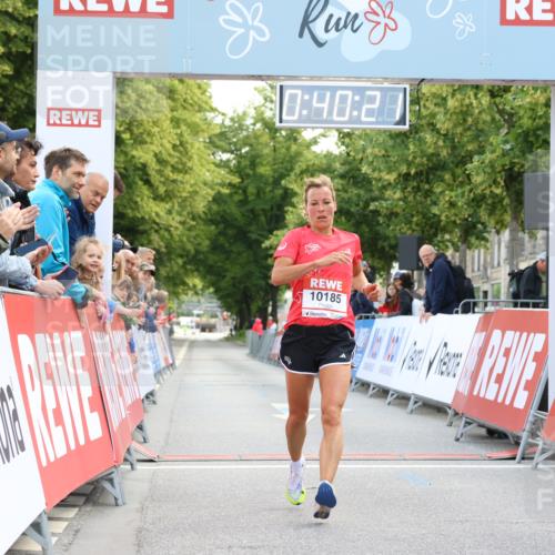 08.06.2024 - REWE Women's Run Strokosch-Dieckow http://msf.ph/oto/6244256 09.06.2024 09:40:50 Ziel 10185 meine-sportfotos.de