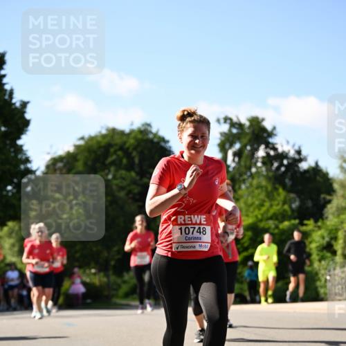 08.06.2024 - REWE Women's Run Dr. Thomas Lammeyer http://msf.ph/oto/6244308 09.06.2024 09:20:34 Laufen 10748 meine-sportfotos.de