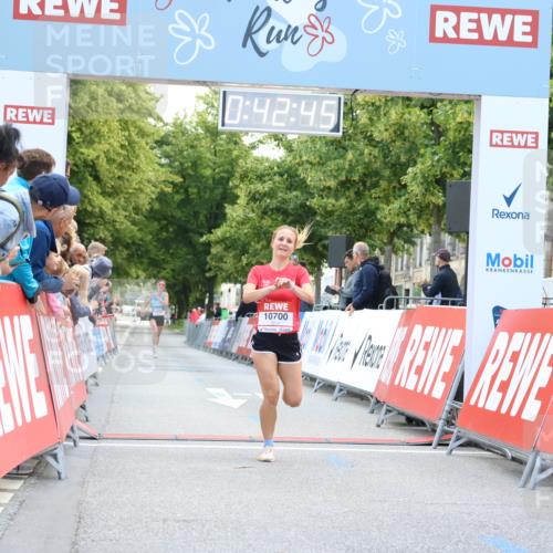08.06.2024 - REWE Women's Run Strokosch-Dieckow http://msf.ph/oto/6244324 09.06.2024 09:43:14 Ziel 10700, 10749 meine-sportfotos.de
