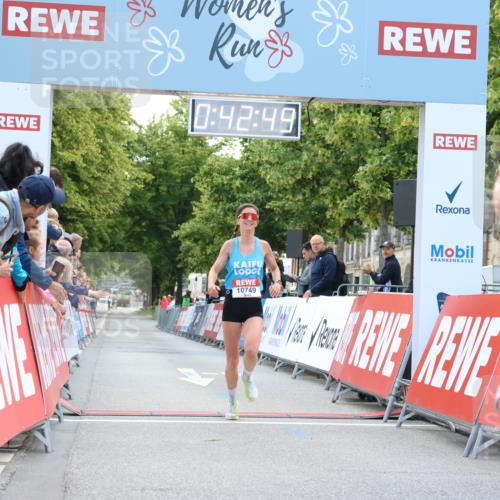 08.06.2024 - REWE Women's Run Strokosch-Dieckow http://msf.ph/oto/6244350 09.06.2024 09:43:19 Ziel 10700, 10749 meine-sportfotos.de