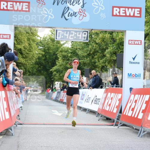 08.06.2024 - REWE Women's Run Strokosch-Dieckow http://msf.ph/oto/6244353 09.06.2024 09:43:19 Ziel 10700, 10749 meine-sportfotos.de