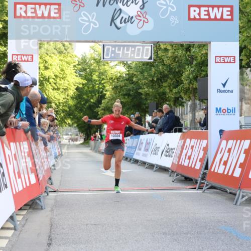 08.06.2024 - REWE Women's Run Strokosch-Dieckow http://msf.ph/oto/6244365 09.06.2024 09:44:29 Ziel 10334 meine-sportfotos.de