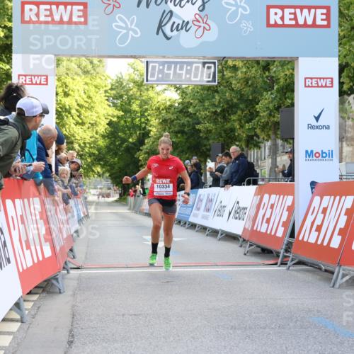 08.06.2024 - REWE Women's Run Strokosch-Dieckow http://msf.ph/oto/6244367 09.06.2024 09:44:29 Ziel 10334 meine-sportfotos.de