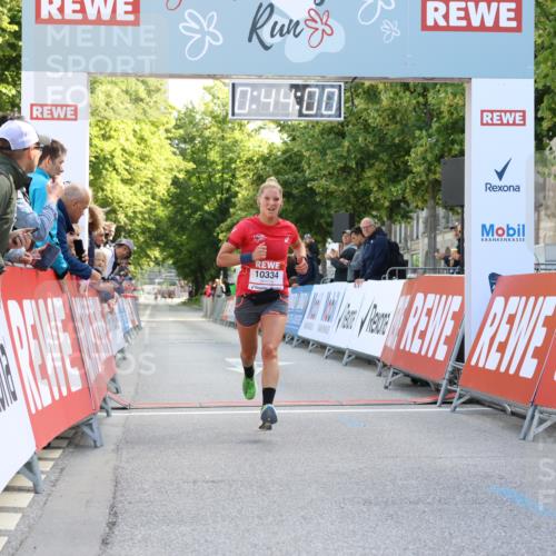 08.06.2024 - REWE Women's Run Strokosch-Dieckow http://msf.ph/oto/6244377 09.06.2024 09:44:30 Ziel 10334 meine-sportfotos.de