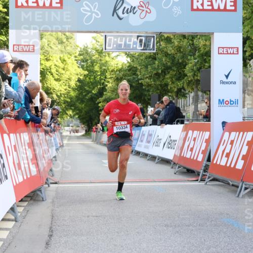 08.06.2024 - REWE Women's Run Strokosch-Dieckow http://msf.ph/oto/6244380 09.06.2024 09:44:30 Ziel 10334 meine-sportfotos.de