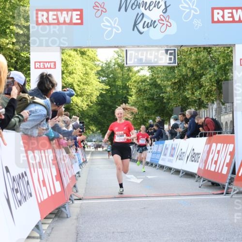08.06.2024 - REWE Women's Run Strokosch-Dieckow http://msf.ph/oto/6244386 09.06.2024 09:45:25 Ziel 10074, 10360, 10460 meine-sportfotos.de