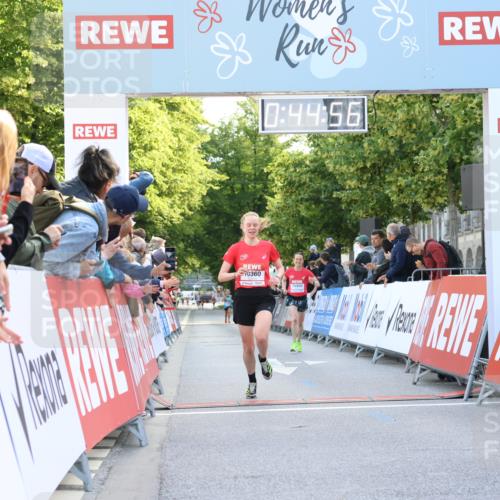 08.06.2024 - REWE Women's Run Strokosch-Dieckow http://msf.ph/oto/6244389 09.06.2024 09:45:25 Ziel 10074, 10360, 10460 meine-sportfotos.de