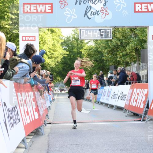 08.06.2024 - REWE Women's Run Strokosch-Dieckow http://msf.ph/oto/6244404 09.06.2024 09:45:26 Ziel 10074, 10360, 10460 meine-sportfotos.de