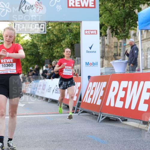 08.06.2024 - REWE Women's Run Strokosch-Dieckow http://msf.ph/oto/6244424 09.06.2024 09:45:28 Ziel 10074, 10360, 10460 meine-sportfotos.de