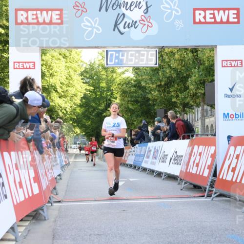08.06.2024 - REWE Women's Run Strokosch-Dieckow http://msf.ph/oto/6244474 09.06.2024 09:46:04 Ziel 10564, 10798 meine-sportfotos.de