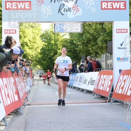 08.06.2024 - REWE Women's Run Strokosch-Dieckow http://msf.ph/oto/6244490 09.06.2024 09:46:05 Ziel 10564, 10798 meine-sportfotos.de