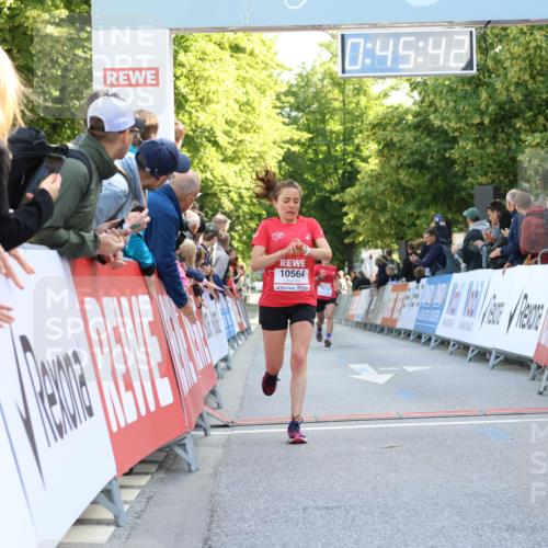 08.06.2024 - REWE Women's Run Strokosch-Dieckow http://msf.ph/oto/6244511 09.06.2024 09:46:12 Ziel 10165, 10564 meine-sportfotos.de