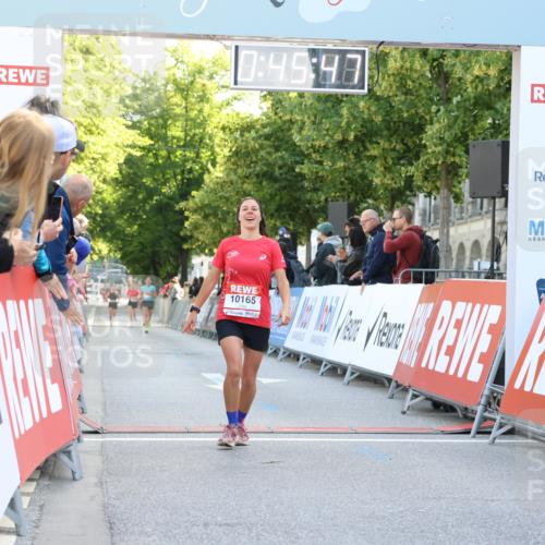 08.06.2024 - REWE Women's Run Strokosch-Dieckow http://msf.ph/oto/6244542 09.06.2024 09:46:16 Ziel 10165, 10564 meine-sportfotos.de