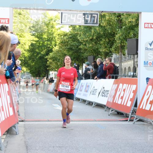 08.06.2024 - REWE Women's Run Strokosch-Dieckow http://msf.ph/oto/6244548 09.06.2024 09:46:17 Ziel 10165, 10564 meine-sportfotos.de