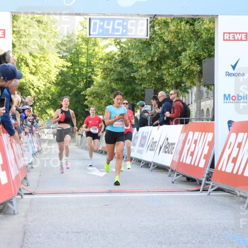 08.06.2024 - REWE Women's Run Strokosch-Dieckow http://msf.ph/oto/6244559 09.06.2024 09:46:28 Ziel 10152, 10280, 10385, 10726 meine-sportfotos.de