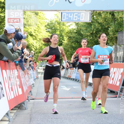 08.06.2024 - REWE Women's Run Strokosch-Dieckow http://msf.ph/oto/6244583 09.06.2024 09:46:30 Ziel 10152, 10280, 10385, 10726 meine-sportfotos.de
