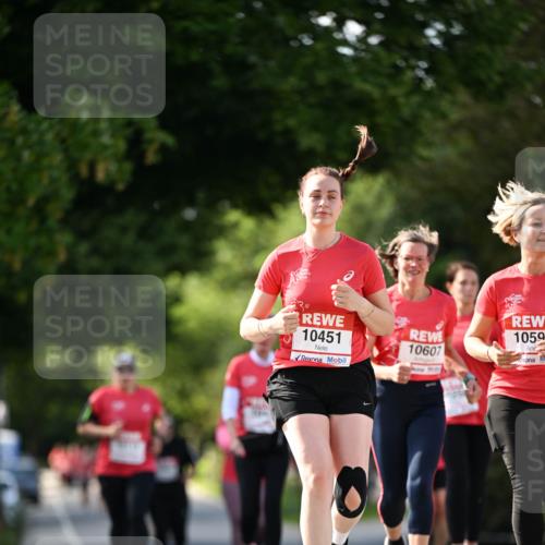 08.06.2024 - REWE Women's Run Dr. Thomas Lammeyer http://msf.ph/oto/6245525 09.06.2024 09:23:52 Laufen 10451, 1059, 10607 meine-sportfotos.de