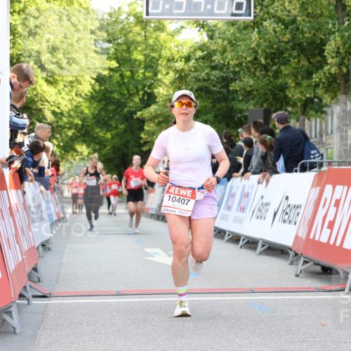 08.06.2024 - REWE Women's Run Strokosch-Dieckow http://msf.ph/oto/6245549 09.06.2024 09:54:35 Ziel 10267, 10407, 10523 meine-sportfotos.de