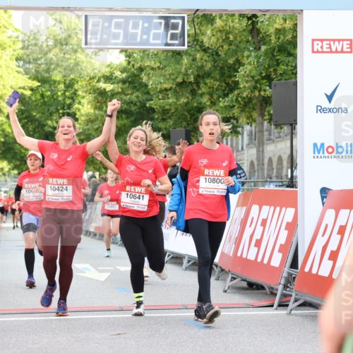 08.06.2024 - REWE Women's Run Strokosch-Dieckow http://msf.ph/oto/6245588 09.06.2024 09:54:51 Ziel 10016, 10068, 10349, 10386, 10393, 10403, 10424, 10611, 10641, 10800 meine-sportfotos.de