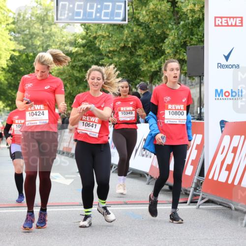08.06.2024 - REWE Women's Run Strokosch-Dieckow http://msf.ph/oto/6245608 09.06.2024 09:54:52 Ziel 10016, 10068, 10349, 10386, 10393, 10403, 10424, 10611, 10641, 10800 meine-sportfotos.de