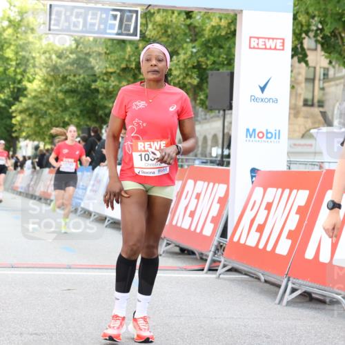 08.06.2024 - REWE Women's Run Strokosch-Dieckow http://msf.ph/oto/6245613 09.06.2024 09:55:01 Ziel 10386, 10393, 10459, 10764, 10765 meine-sportfotos.de