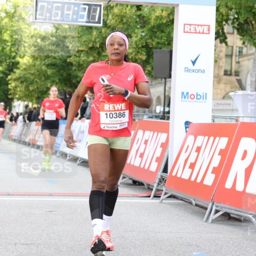 08.06.2024 - REWE Women's Run Strokosch-Dieckow http://msf.ph/oto/6245617 09.06.2024 09:55:01 Ziel 10386, 10393, 10459, 10764, 10765 meine-sportfotos.de