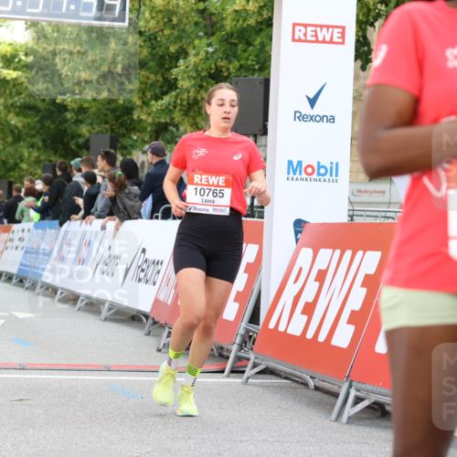 08.06.2024 - REWE Women's Run Strokosch-Dieckow http://msf.ph/oto/6245626 09.06.2024 09:55:04 Ziel 10386, 10459, 10482, 10483, 10764, 10765 meine-sportfotos.de
