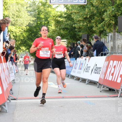 08.06.2024 - REWE Women's Run Strokosch-Dieckow http://msf.ph/oto/6245629 09.06.2024 09:55:06 Ziel 10459, 10482, 10483, 10764, 10765 meine-sportfotos.de