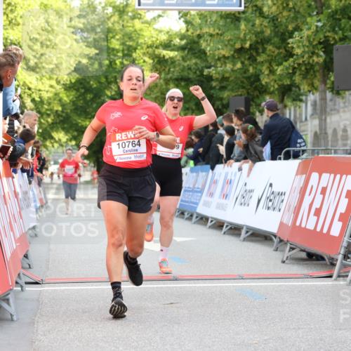 08.06.2024 - REWE Women's Run Strokosch-Dieckow http://msf.ph/oto/6245637 09.06.2024 09:55:06 Ziel 10459, 10482, 10483, 10764, 10765 meine-sportfotos.de