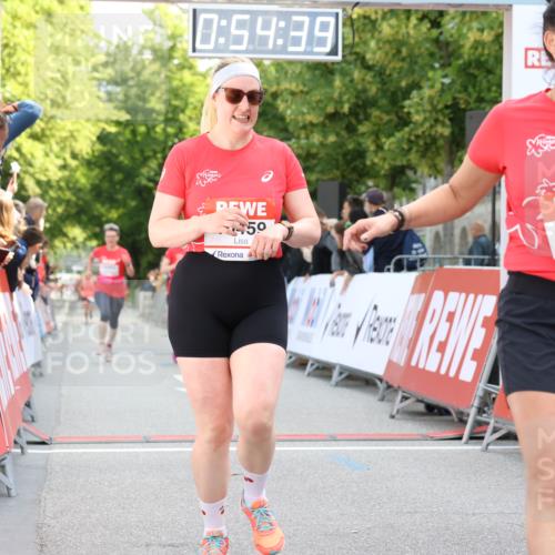 08.06.2024 - REWE Women's Run Strokosch-Dieckow http://msf.ph/oto/6245650 09.06.2024 09:55:09 Ziel 10459, 10482, 10483, 10754, 10764 meine-sportfotos.de