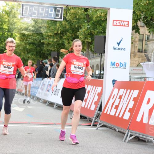 08.06.2024 - REWE Women's Run Strokosch-Dieckow http://msf.ph/oto/6245666 09.06.2024 09:55:13 Ziel 10482, 10483, 10754 meine-sportfotos.de