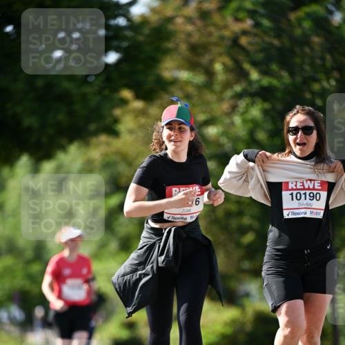 08.06.2024 - REWE Women's Run Dr. Thomas Lammeyer http://msf.ph/oto/6245667 09.06.2024 09:24:22 Laufen 76, 10190 meine-sportfotos.de