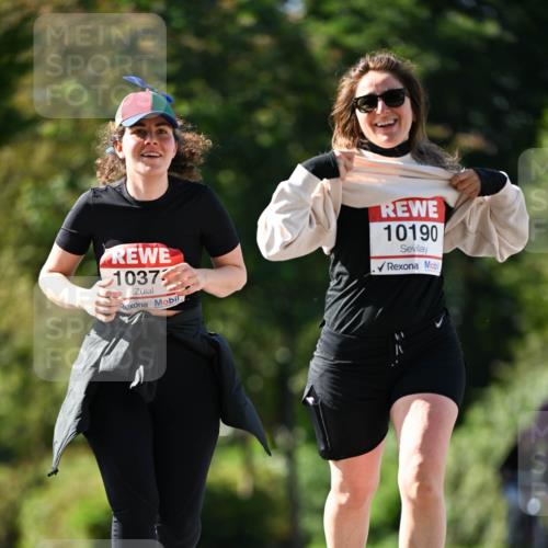 08.06.2024 - REWE Women's Run Dr. Thomas Lammeyer http://msf.ph/oto/6245680 09.06.2024 09:24:23 Laufen 1037, 10190 meine-sportfotos.de